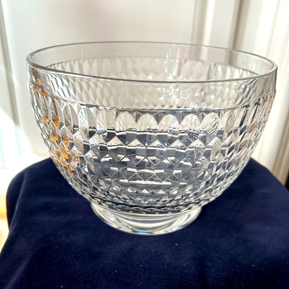 Villeroy & Bosch Cut Crystal Bowl. Circa 1980. In great condition